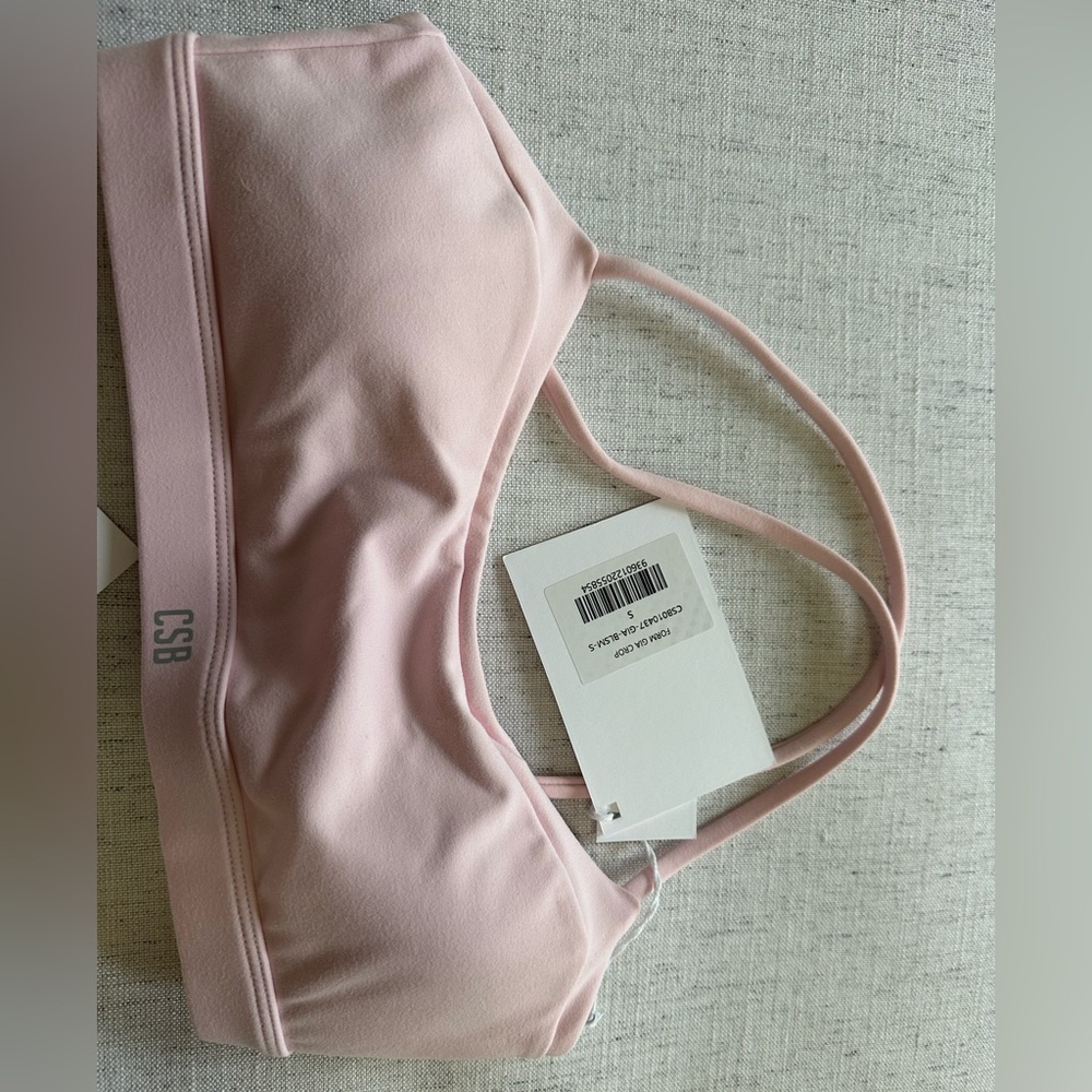 CSB NWT Form Crop Top and Invisible Scrunch set - Picture 10 of 11